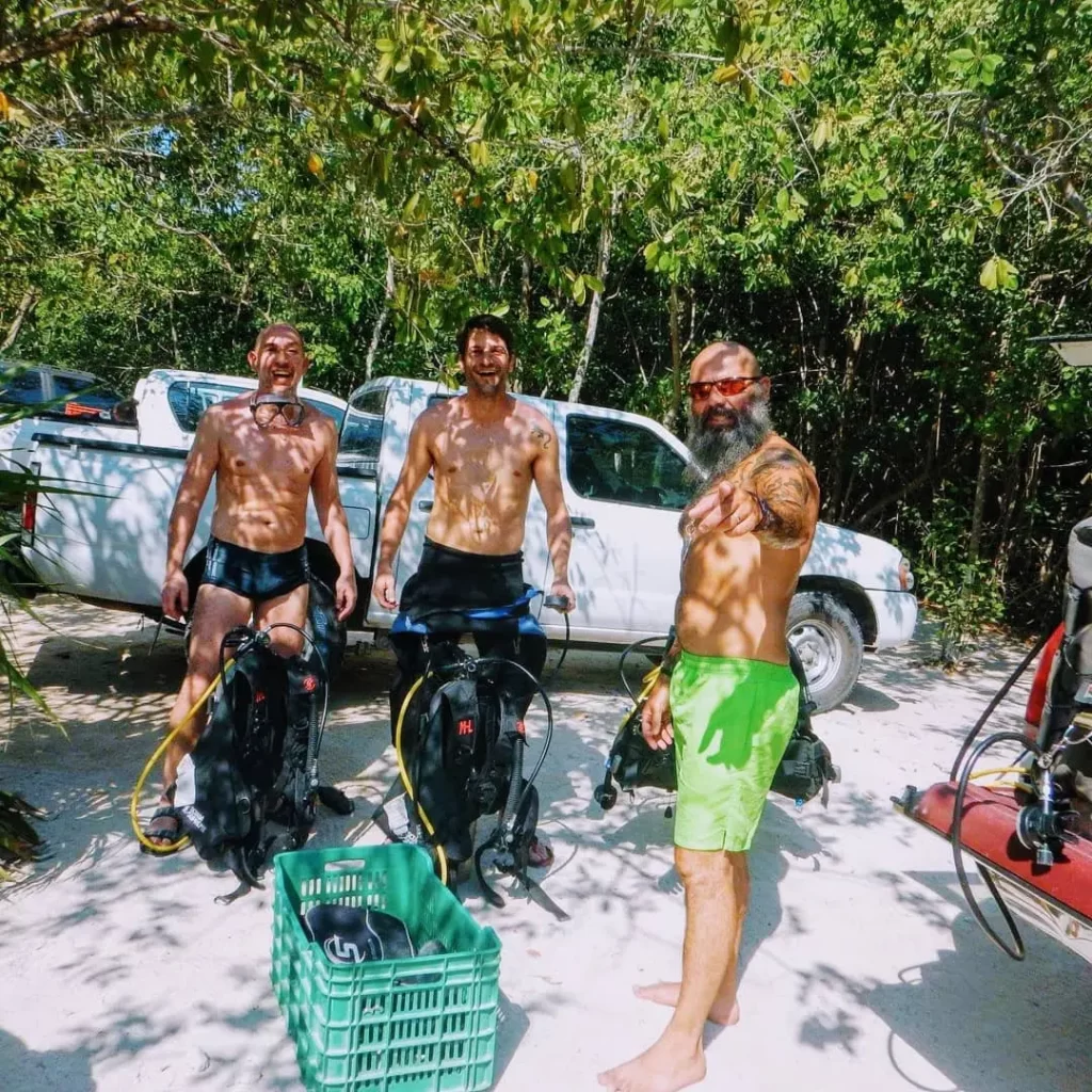 Tu Primera Vez Bajo el Agua: Descubre el Mundo del Scuba Diving en Playa del Carmen y Tulum